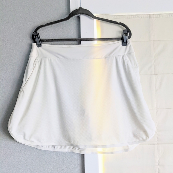 White Nike Dri-Fit Golf Tennis Skirt - Picture 2 of 10
